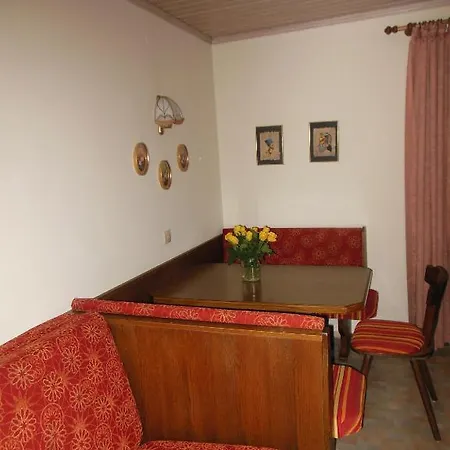 Moser Homestay *